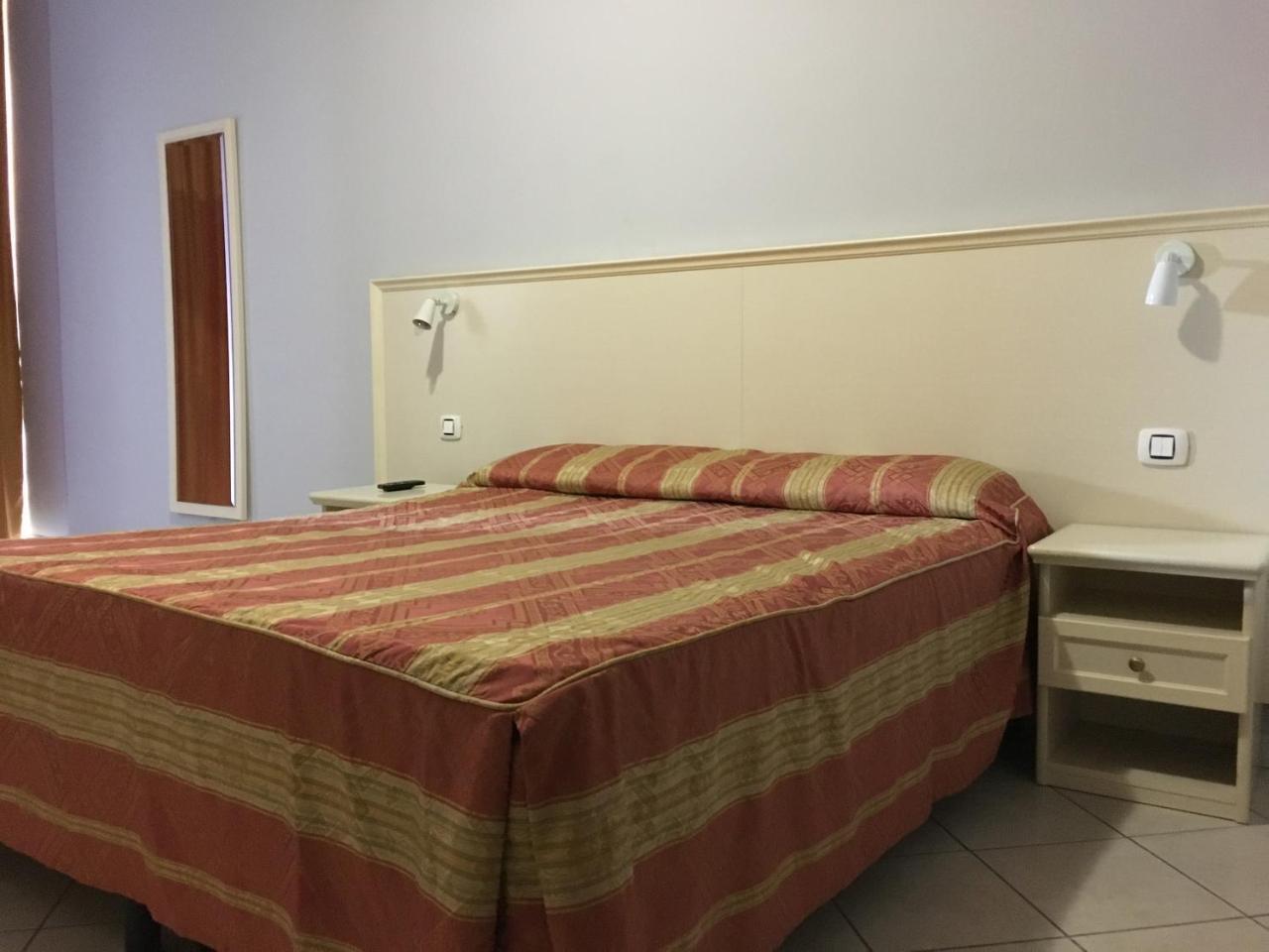 Hotel Lago Maggiore Castelletto sopra Ticino Eksteriør billede